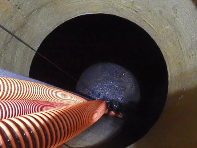 汚泥引抜ポンプ設置状況 の写真