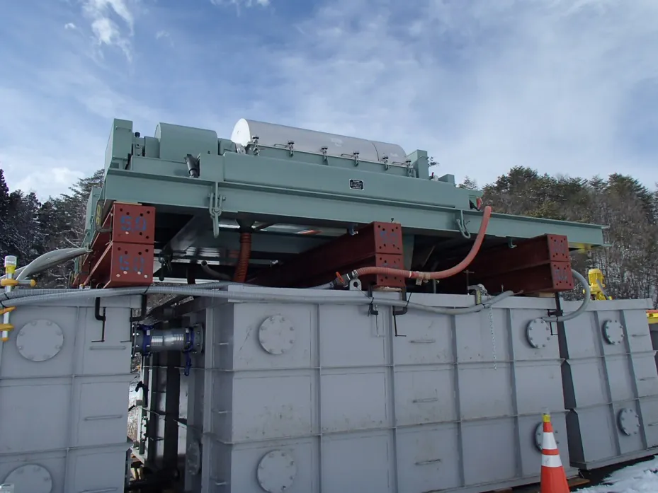 脱水機(遠心分離機)設置状況 HS-500MW の写真
