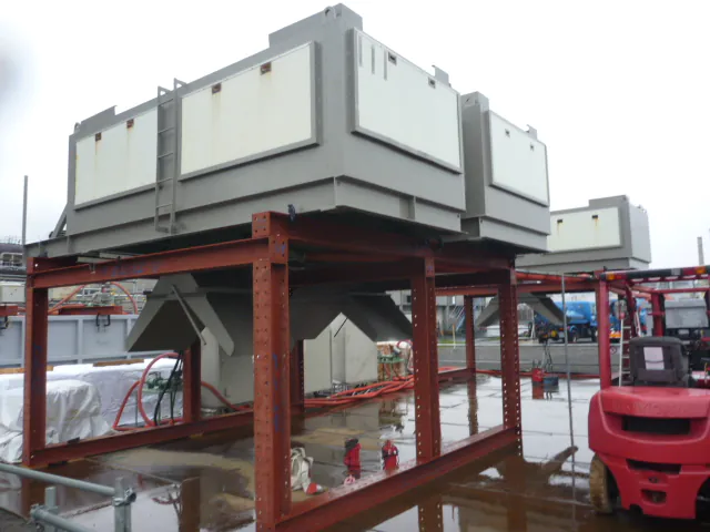 脱水機(遠心分離機)設置状況 HS-500MW×3台の写真
