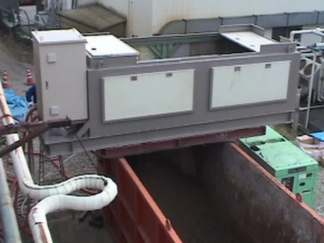 脱水機(遠心分離機)設置状況 HS-500MWの写真