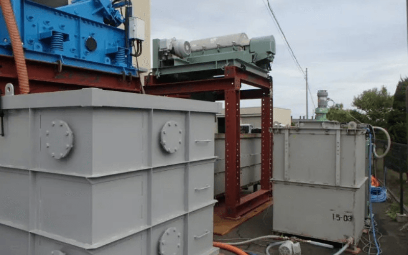 脱水機(遠心分離機)設置状況 MW-4の写真