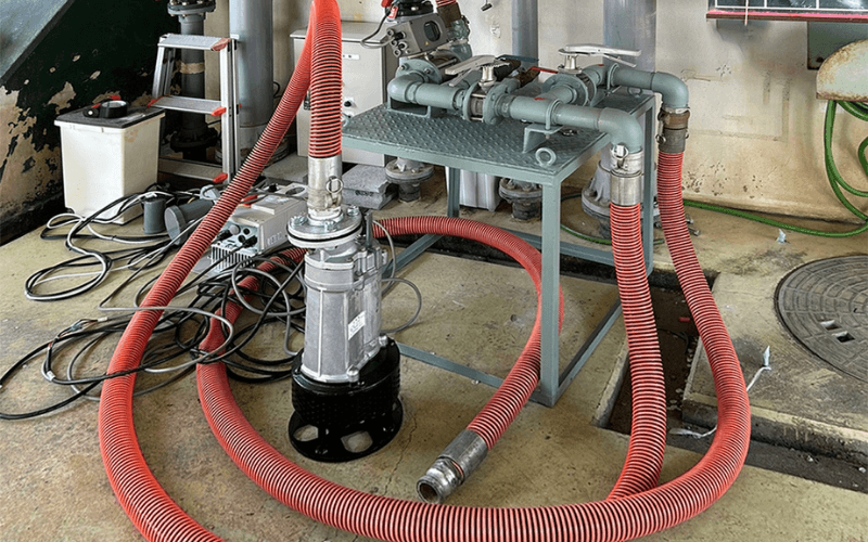 ポンプとバルブ台