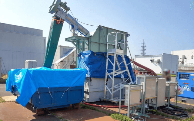 下水処理場の沈殿槽に堆積した汚泥を処理!従来比較で処理費用が3/5、産廃量が1/25に!
