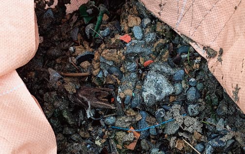 砂分除去機(サイクロン付振動ふるい)で除去されたゴミ