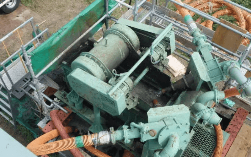 砂分除去機(サイクロン付振動ふるい機)の写真
