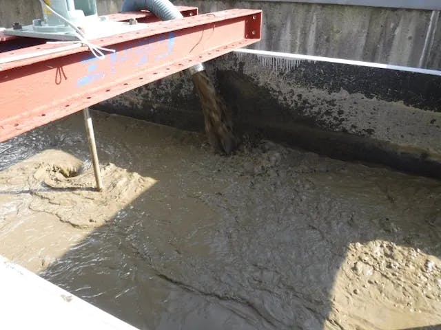 原泥ストック槽の写真
